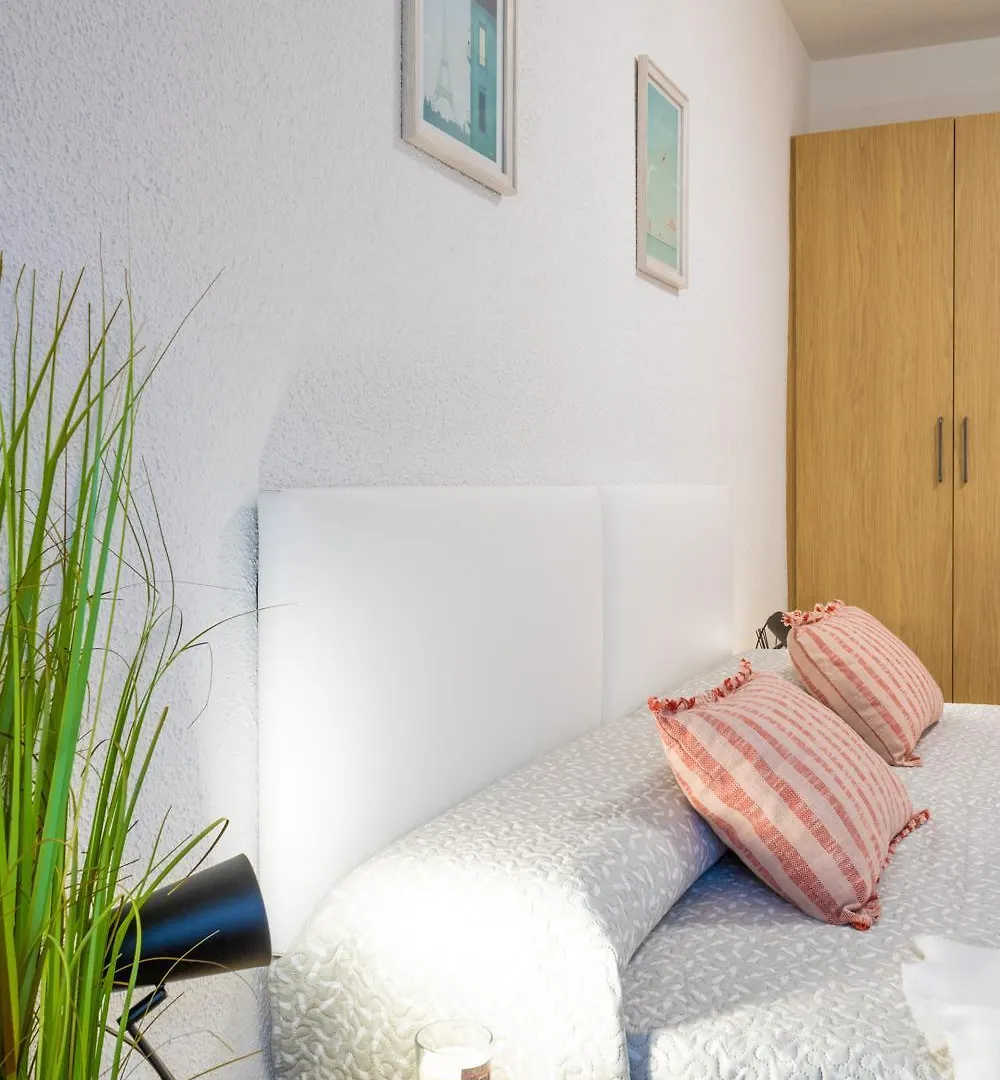 Apartment Los Sauces Pamplona Hospitales Universidad Baranain Spain